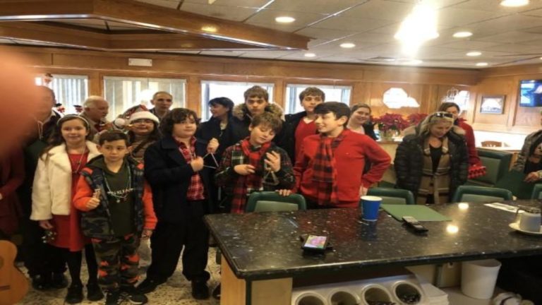  Με χριστουγεννιάτικη παράσταση και κάλαντα γιόρτασε το ελληνικό σχολείο του Φέρβιου στο Νιού Τζέρσεϋ