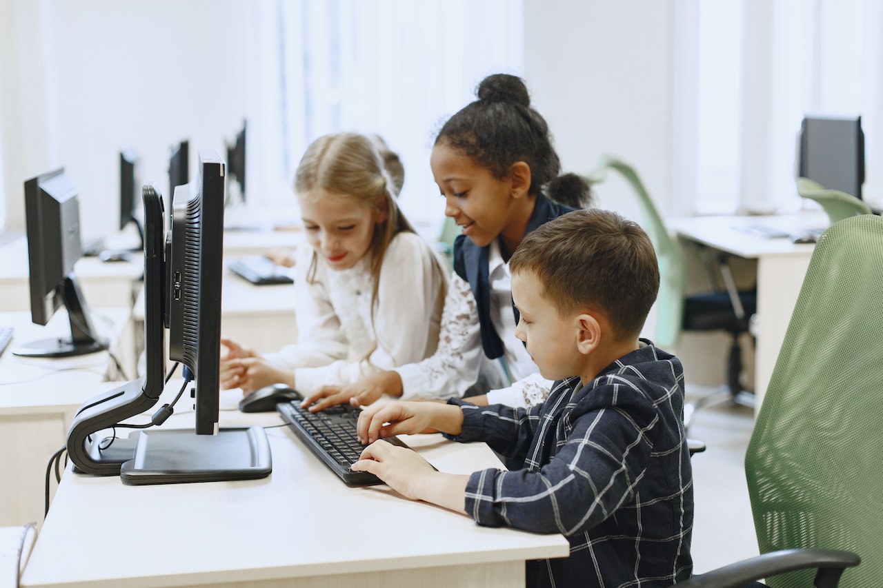 Ένθετο Παιδεία: Η τάξη του μέλλοντος στο ERTNEWS – Νέες τεχνολογίες στην εκπαίδευση