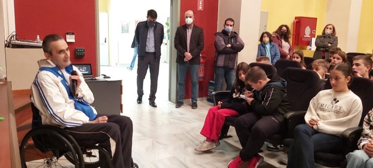 Παραολυμπιονίκης επισκέφθηκε σχολεία του Πύργου