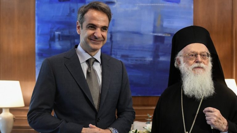 Συνάντηση Κυρ. Μητσοτάκη με τον αρχιεπίσκοπο Αλβανίας Αναστάσιο