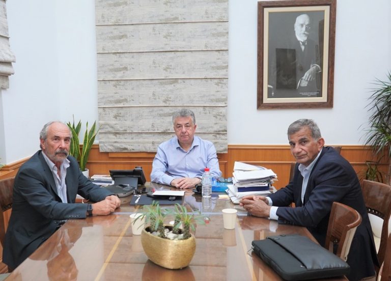 Συνάντηση Περιφερειάρχη με τον Δήμαρχο Αμαρίου για το φράγμα του Πλατύ ποταμού