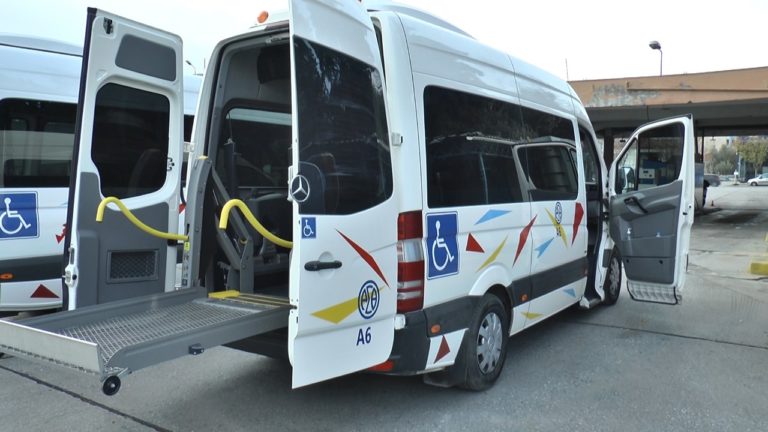 Θεσσαλονίκη: Δύο νέα λεωφορεία εξυπηρέτησης ΑμεΑ στον ΟΑΣΘ (video)