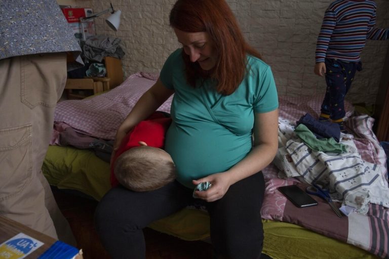 Ρωσία: Απαγορεύτηκε διά νόμου η παρένθετη μητρότητα για αλλοδαπούς