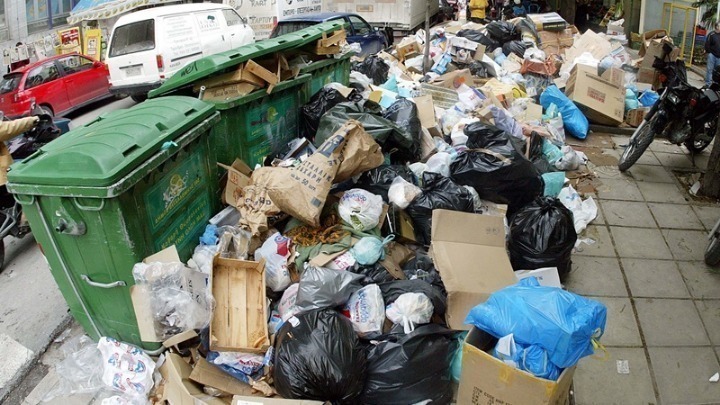 Θεσσαλονίκη: Ρεκόρ σκουπιδιών το τριήμερο των Χριστουγέννων – Συγκεντρώθηκαν 1700 τόνοι απορριμμάτων από το κέντρο