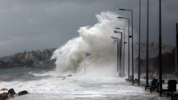 Προβλήματα σε Θεσσαλονίκη και Πιερία από την ” Άριέλ”