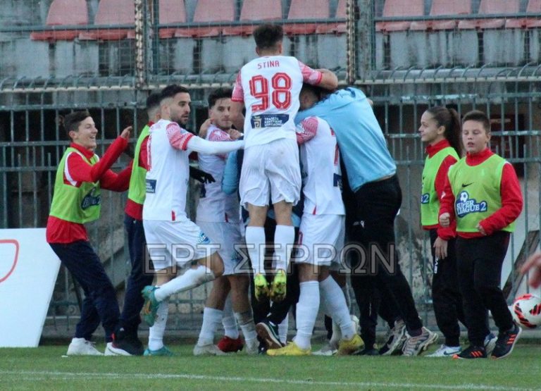Πανσερραϊκός: Με τη νίκη 2-1 κόντρα στη Λάρισα ανέβηκε στην κορυφή