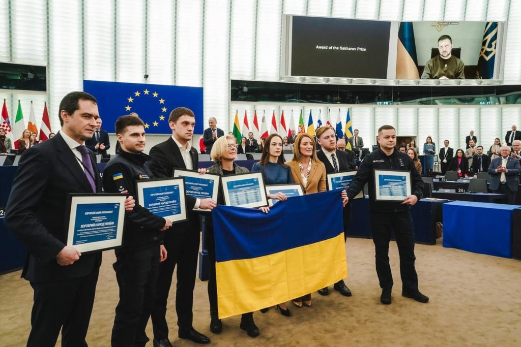 Ευρωπαϊκό Κοινοβούλιο: Βραβείο Ζαχάρωφ στον λαό της Ουκρανίας – Ζελένσκι: Να μην περιμένουμε να τελειώσει ο πόλεμος