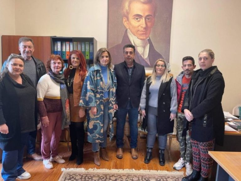 Την Κυριακή 11 Δεκεμβρίου ανάβει το δένδρο στην Πλατεία Συντάγματος στο Ναύπλιο