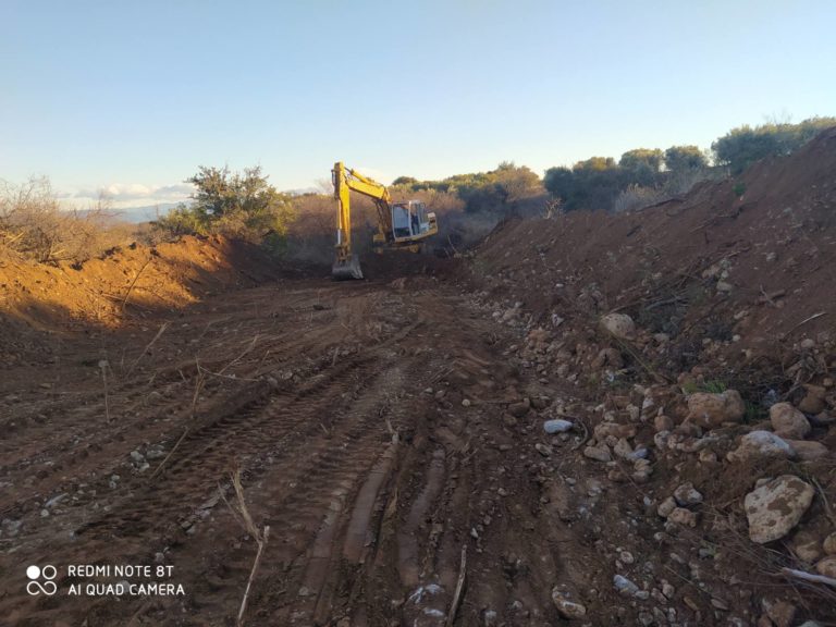 Σε εξέλιξη ο καθαρισμός των ρεμάτων από την Π.Ε.Μ.Σ.