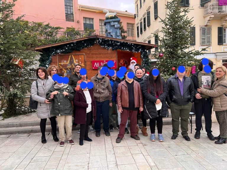 Κέρκυρα: Στο Χριστουγεννιάτικο χωριό τα παιδιά του ΚΔΑΠ