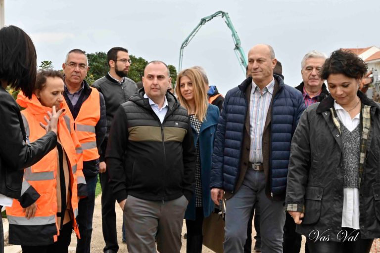 Αυτοψία του Υφυπουργού Υποδομών Γιώργου Καραγιάννη σε αντιπλημμυρικό έργο στο Λουτράκι Κορινθίας