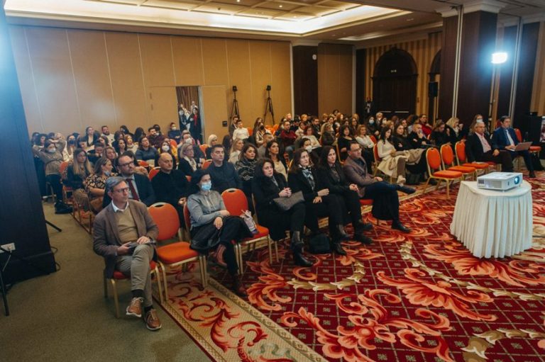Οι εξελίξεις στην αντιμετώπιση των νεφρικών παθήσεων παρουσιάστηκαν στο 10ο Συμπόσιο Νεφρολογίας στη Λάρισα