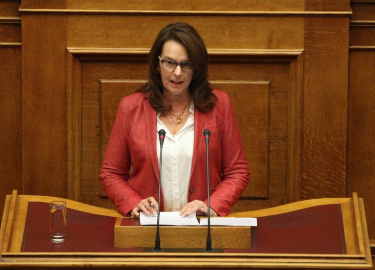 Κ. Παπανάτσιου: Χριστούγεννα φτάσανε και ακόμα να καλυφθούν τα κενά στην Παράλληλη στήριξη