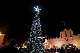 Κως: Μύρισαν Χριστούγεννα … φωταγωγείται απόψε το  Χριστουγεννιάτικο δέντρο