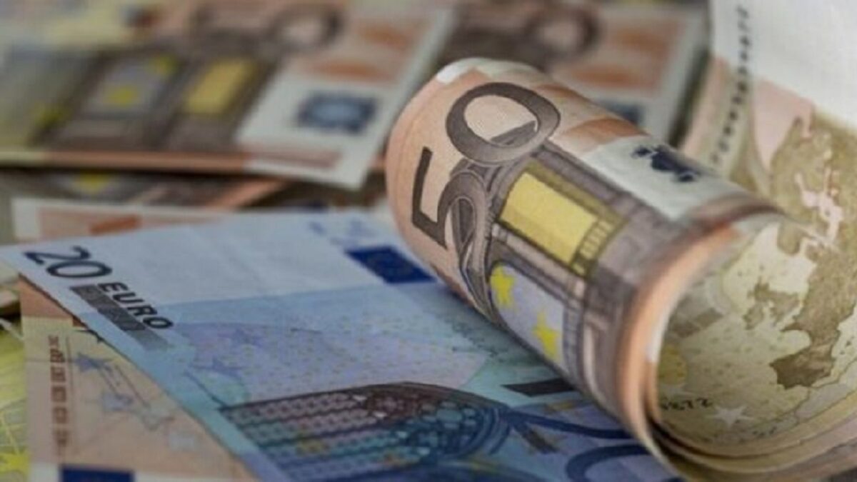 Εφορία: Στα 105,7 δισ. ευρώ τα ληξιπρόθεσμα χρέη των φορολογουμένων
