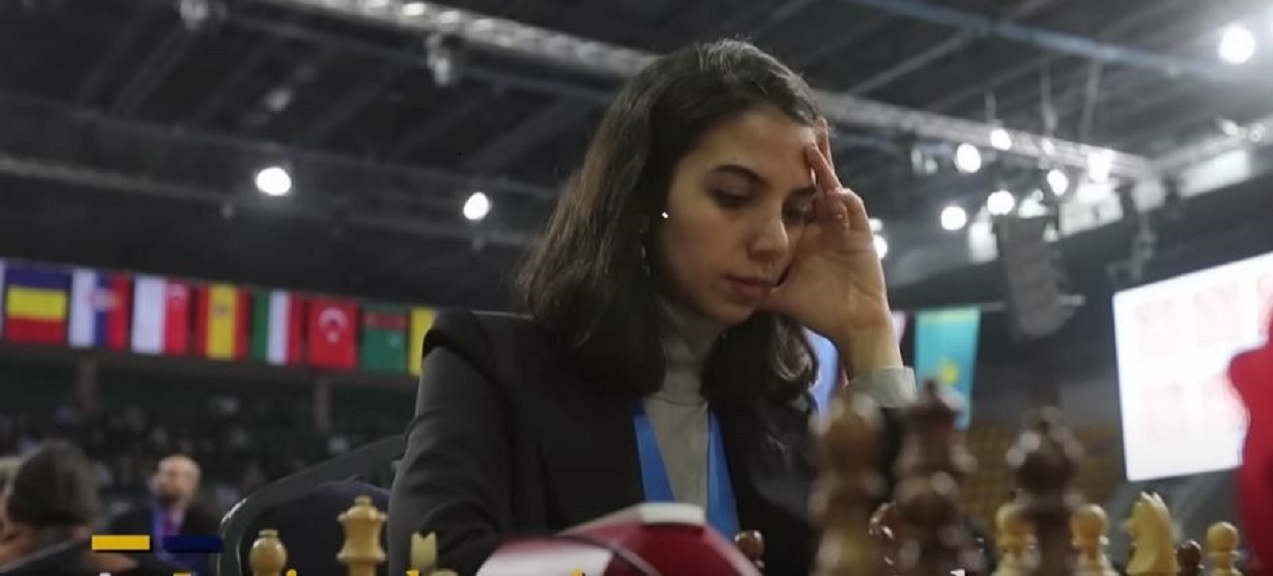 Ιρανή σκακίστρια δέχεται απειλές επειδή συμμετείχε σε διεθνές τουρνουά χωρίς χιτζάμπ