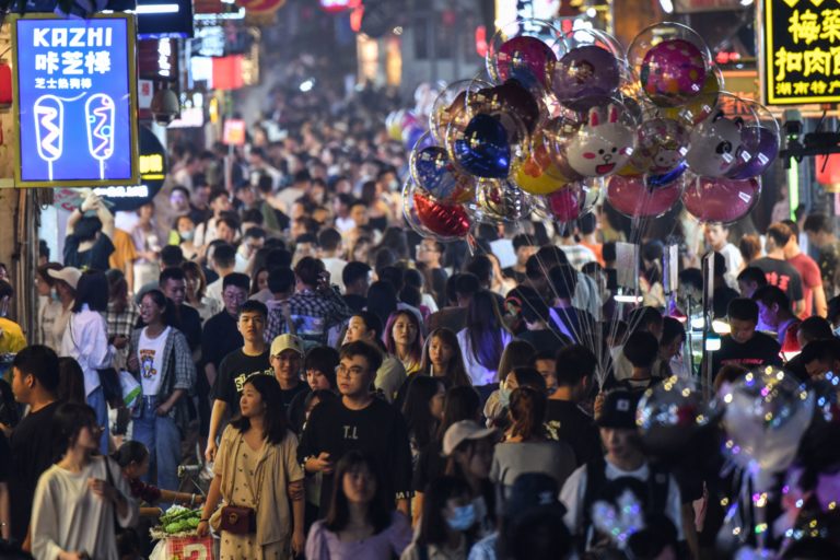 Κίνα: Μειώνεται ραγδαία ο πληθυσμός της – Σημαντικές συνέπειες