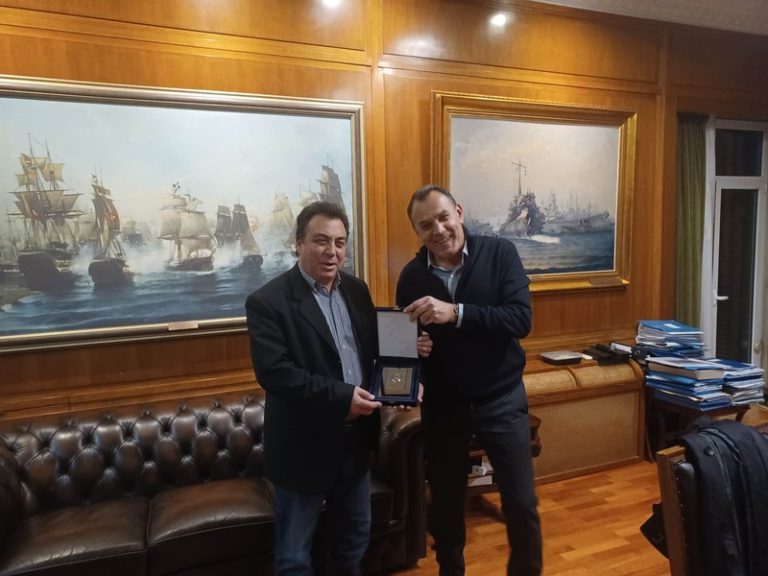 Συνάντηση Δημάρχου Πύργου με τον Υπουργό Εθνικής Άμυνας Ν. Παναγιωτόπουλο