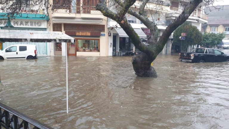 Πλημμύρες σε Θεσσαλία και Κ. Μακεδονία – Έρχεται κακοκαιρία με χιονοπτώσεις