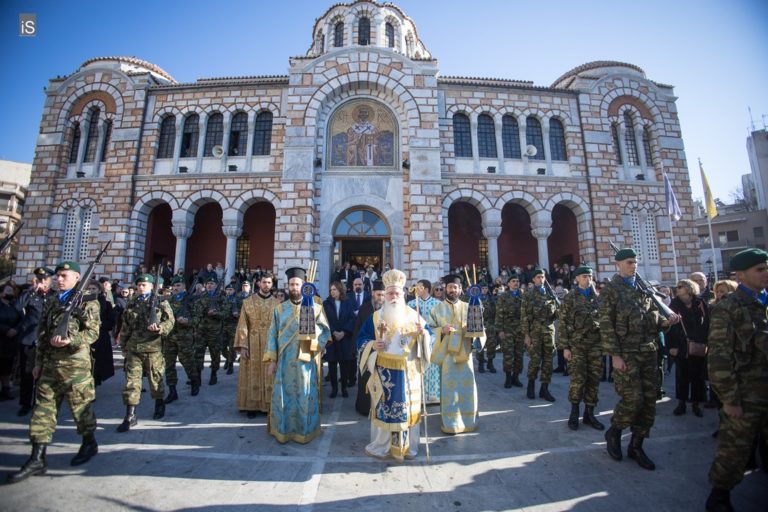 Δημητριάδος Ιγνάτιος: «Να αρνηθούμε κάθε είδους βία» – Με λαμπρότητα γιορτάστηκαν τα Θεοφάνεια στον Βόλο