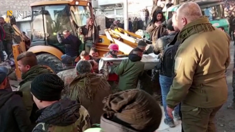Δεκατρείς νεκροί μετά από κατάρρευση κτιρίου στο Χαλέπι της Συρίας