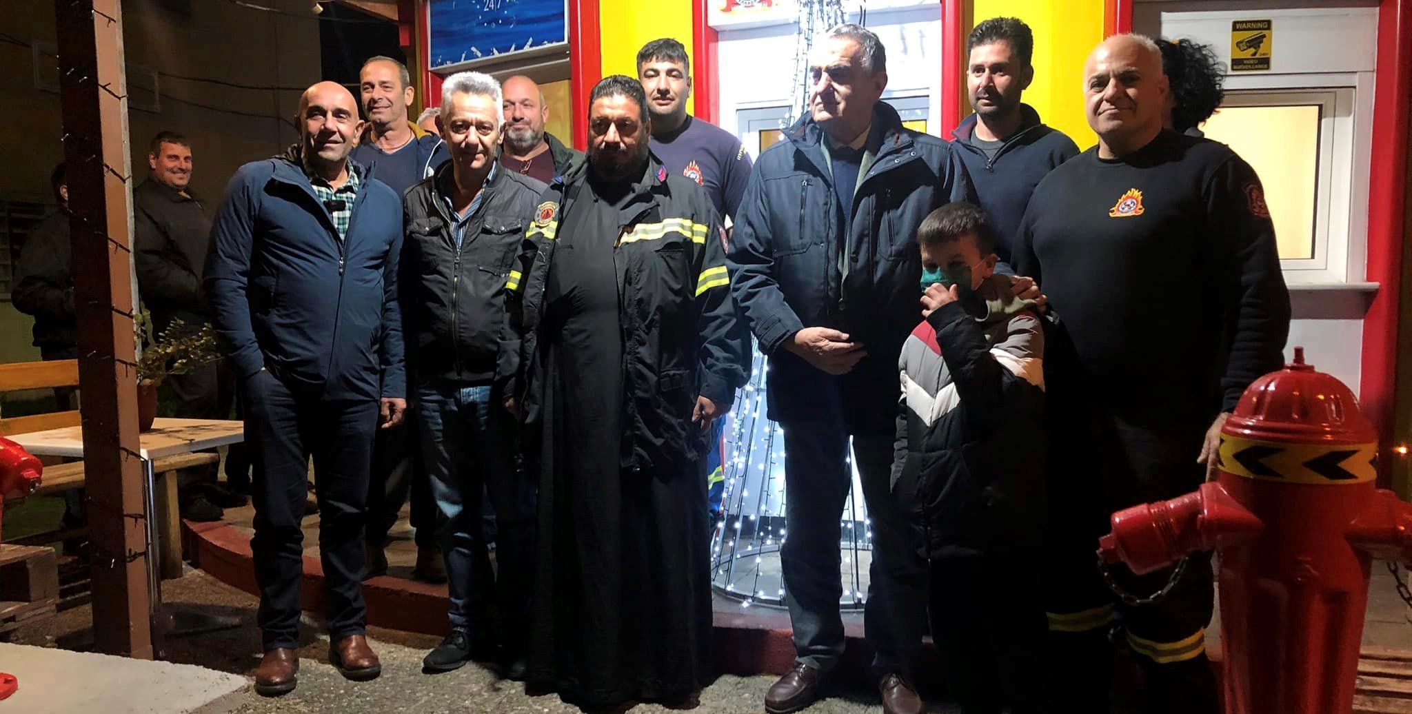 Επίσκεψη Χαρ. Αθανασίου στο Πυροσβεστικό Κλιμάκιο Γέρας Επίσκεψη Χαρ. Αθανασίου στο Πυροσβεστικό Κλιμάκιο Γέρας