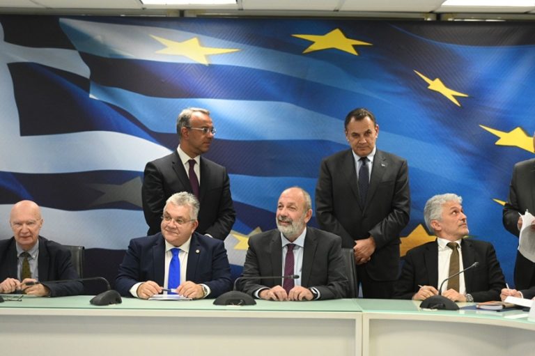 Μνημόνιο συνεργασίας για τον “Γρύπα” μεταξύ Πανεπιστημίου Θεσσαλίας και Υπουργείων Άμυνας & Οικονομικών