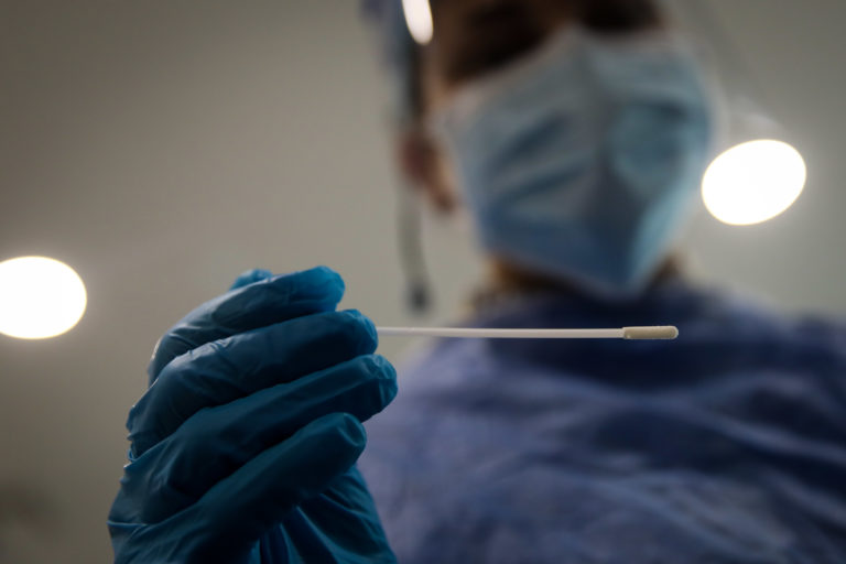 Σε ποια σημεία γίνονται δωρεάν rapid test την Παρασκευή 19 Ιουλίου