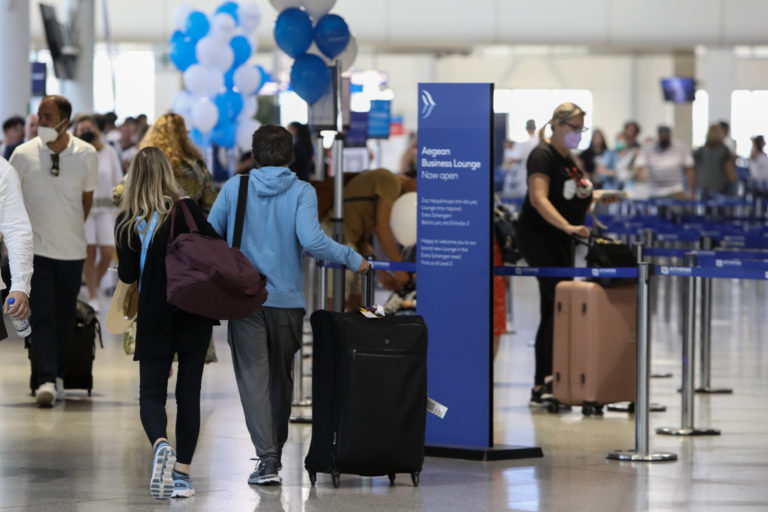 ΥΠΑ: Οι πτήσεις του 2022 ξεπέρασαν την αεροπορική κίνηση του 2019