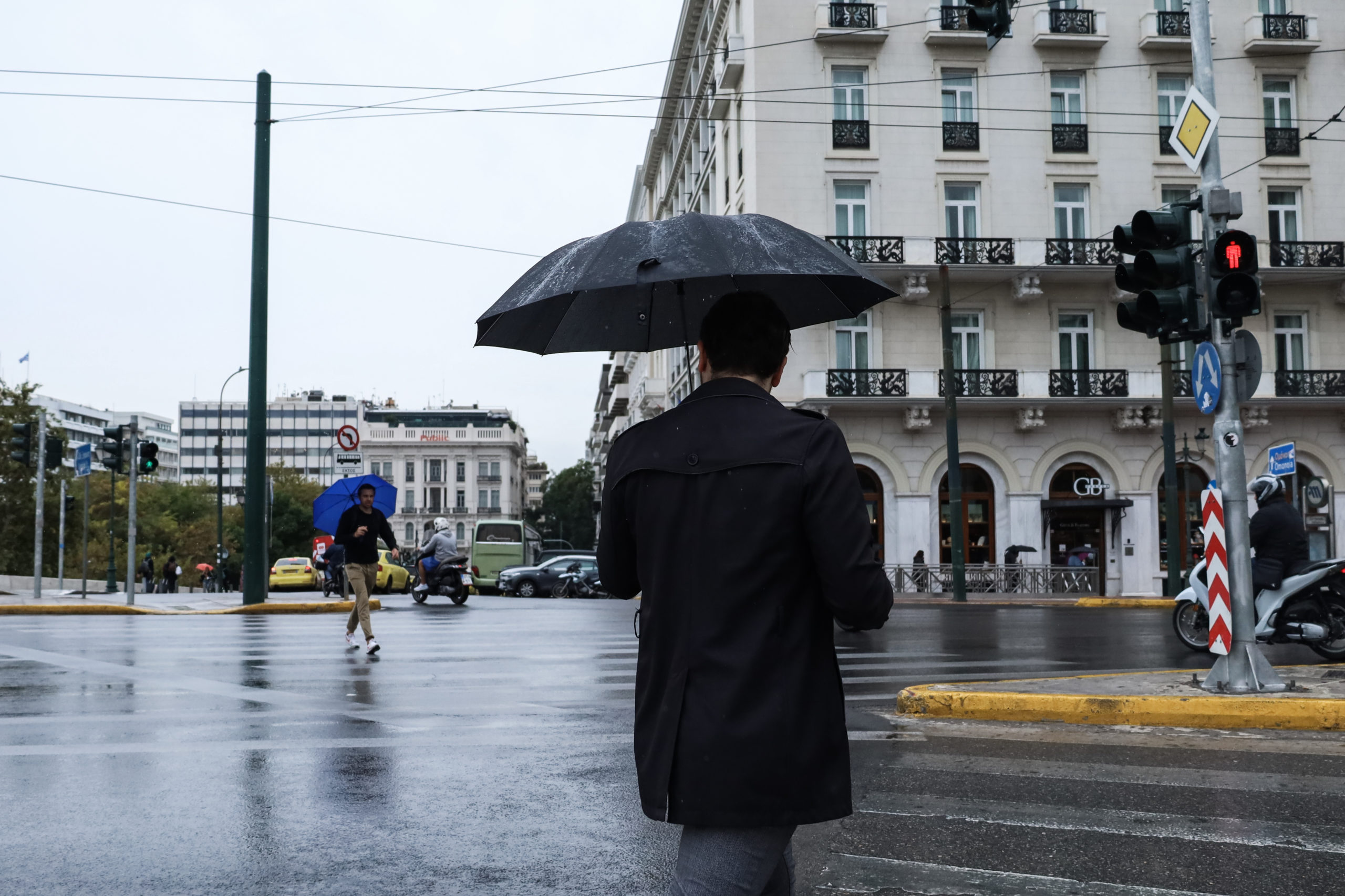 ΒΡΟΧΗ ΣΤΟ ΚΕΝΤΡΟ ΤΗΣ ΑΘΗΝΑΣ(ΚΩΣΤΑΣ ΤΖΟΥΜΑΣ/EUROKINISSI)