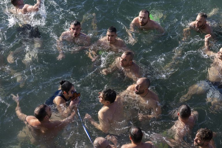 O καιρός με τον Π. Γιαννόπουλο: Ηλιόλουστα τα Φώτα, “ανοιξιάτικο” και το Σαββατοκύριακο