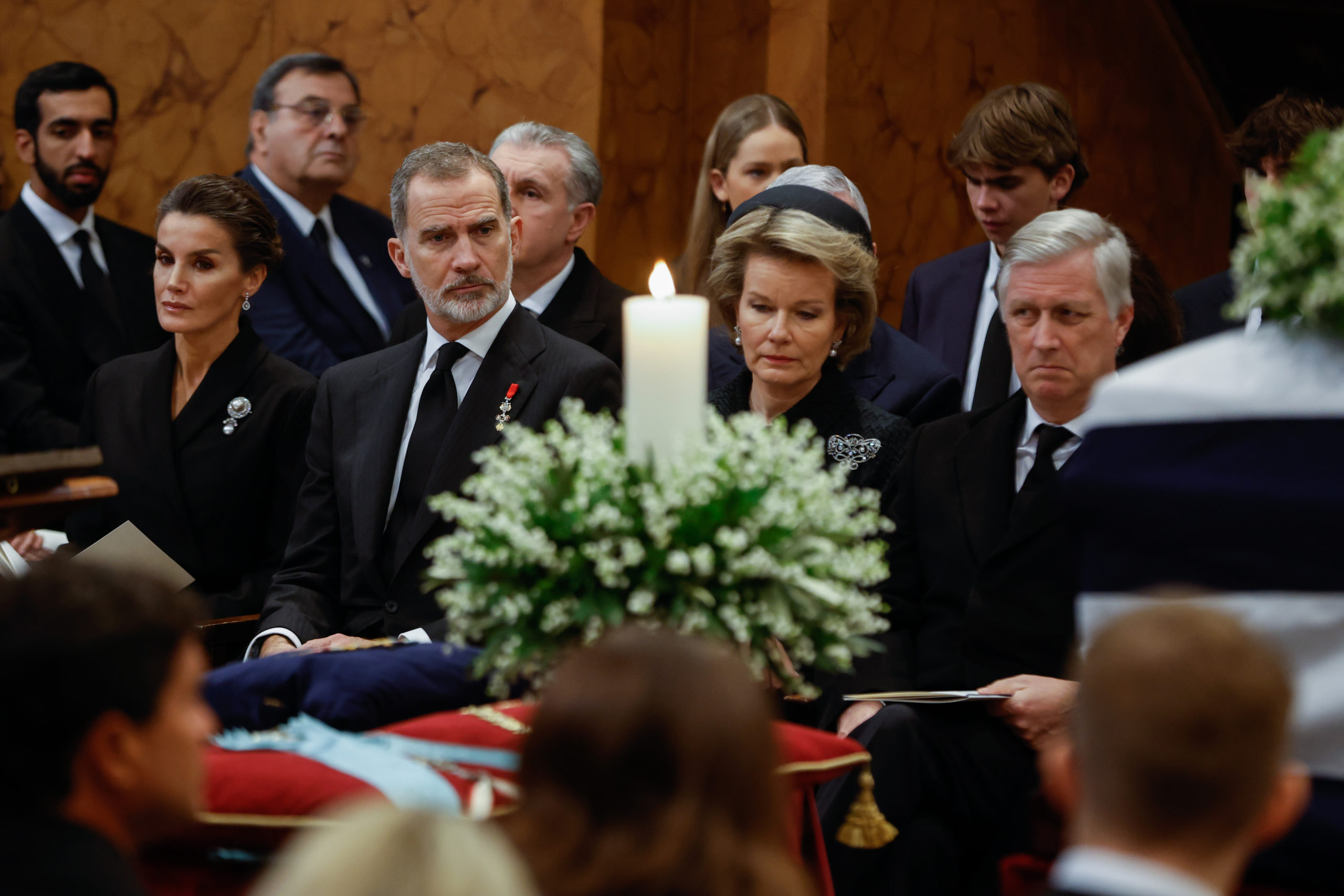 Στο πλευρό της βασίλισσας Σοφίας ο Χουάν Κάρλος – Οι γαλαζοαίματες παρουσίες στην κηδεία του τέως βασιλιά