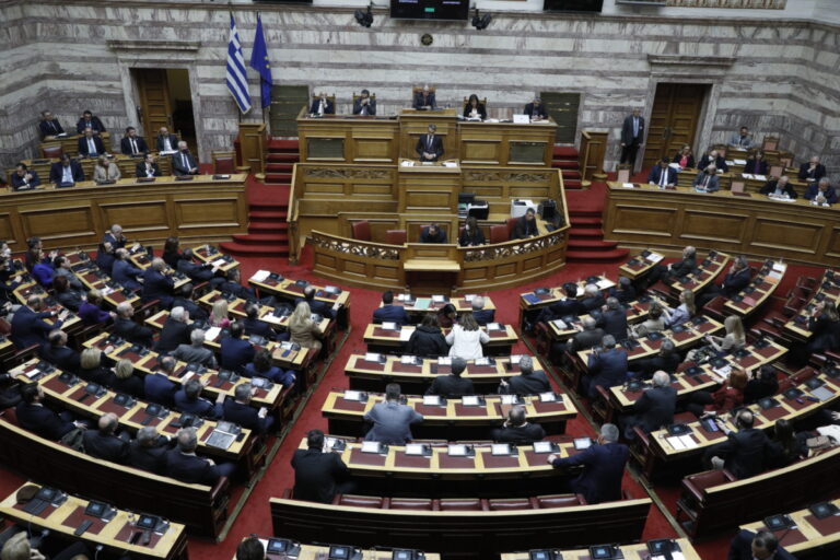 Η αινιγματική δήλωση Μητσοτάκη για τις εκλογές, η αποχώρηση ΣΥΡΙΖΑ από τις ψηφοφορίες και οι αντιδράσεις των άλλων κομμάτων