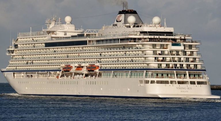 Στο λιμάνι της Σούδας το κρουαζιερόπλοιο «Viking Sky»