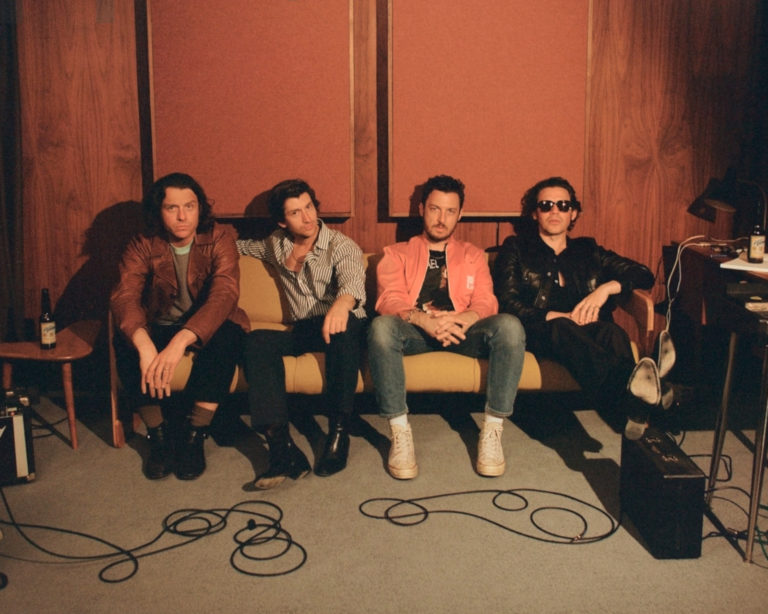 Release Athens 2023:  Και δεύτερη ημερομηνία για τους Arctic Monkeys στην Πλατεία Νερού