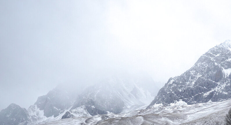 28 νεκροί από τη χιονοστιβάδα στο Θιβέτ
