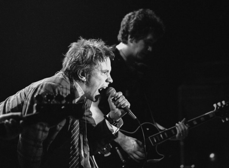 Ο Τζόνι Ρότεν των Sex Pistols θέλει να διαγωνιστεί στη Eurovision με τραγούδι για τη γυναίκα του που πάσχει από Αλτσχάιμερ