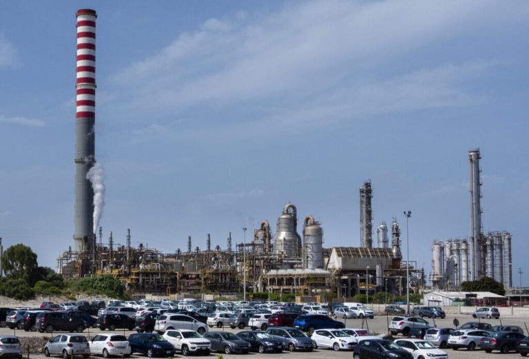 Ιταλία: Στην Goi Energy (Κύπρος) το διυλιστήριο που επεξεργάζεται ρωσικό πετρέλαιο