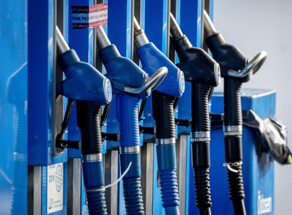 Πέφτει η τιμή του φυσικού αερίου – Γιατί κινείται αντίθετα το πετρέλαιο (video)