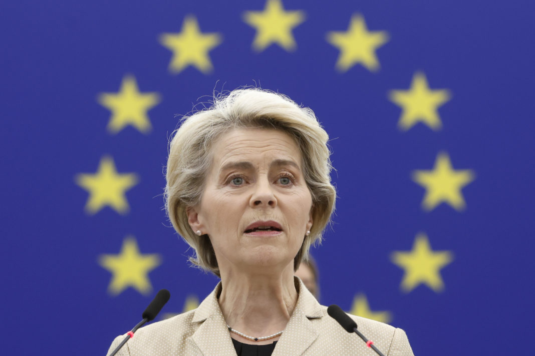 Η Ούρσουλα φον ντερ Λάιεν καλωσορίζει την Κροατία στη ζώνη Σένγκεν και το ευρώ