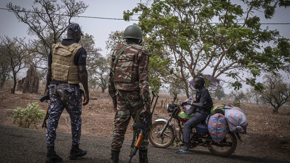 Μπουρκίνα Φάσο: Βρέθηκαν τα πτώματα 28 ανδρών με τραύματα από σφαίρες
