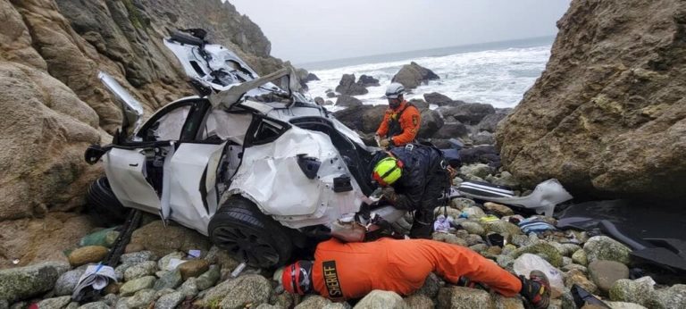 ΗΠΑ: Οδηγός έριξε σκόπιμα το αυτοκίνητό του, με όλη του την οικογένεια μέσα, σε γκρεμό 75 μέτρων – Όλοι σώθηκαν