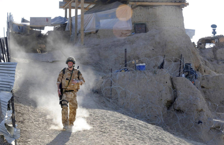 Βρετανία: Βετεράνοι στρατιωτικοί κατακεραυνώνουν τον Χάρι για τη δήλωσή του ότι σκότωσε 25 Ταλιμπάν