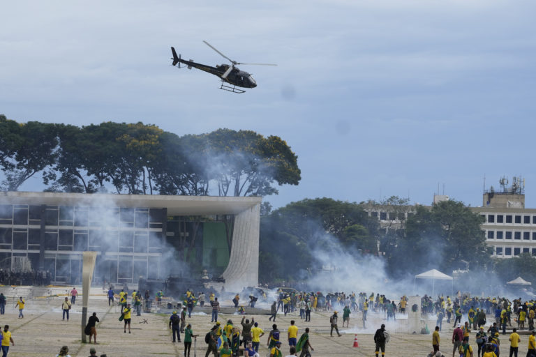 Βραζιλία:  Εκατοντάδες συλλήψεις και έκτακτα μέτρα από τον Λούλα την επομένη της εισβολής