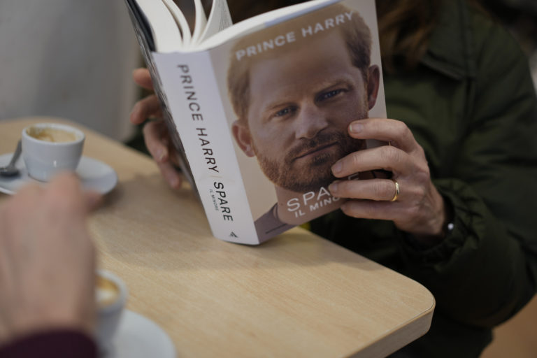 «Ρεζέρβα»: 1,4 εκατ. αντίτυπα ξεπούλησε την πρώτη μέρα η αποκαλυπτική αυτοβιογραφία του Χάρι