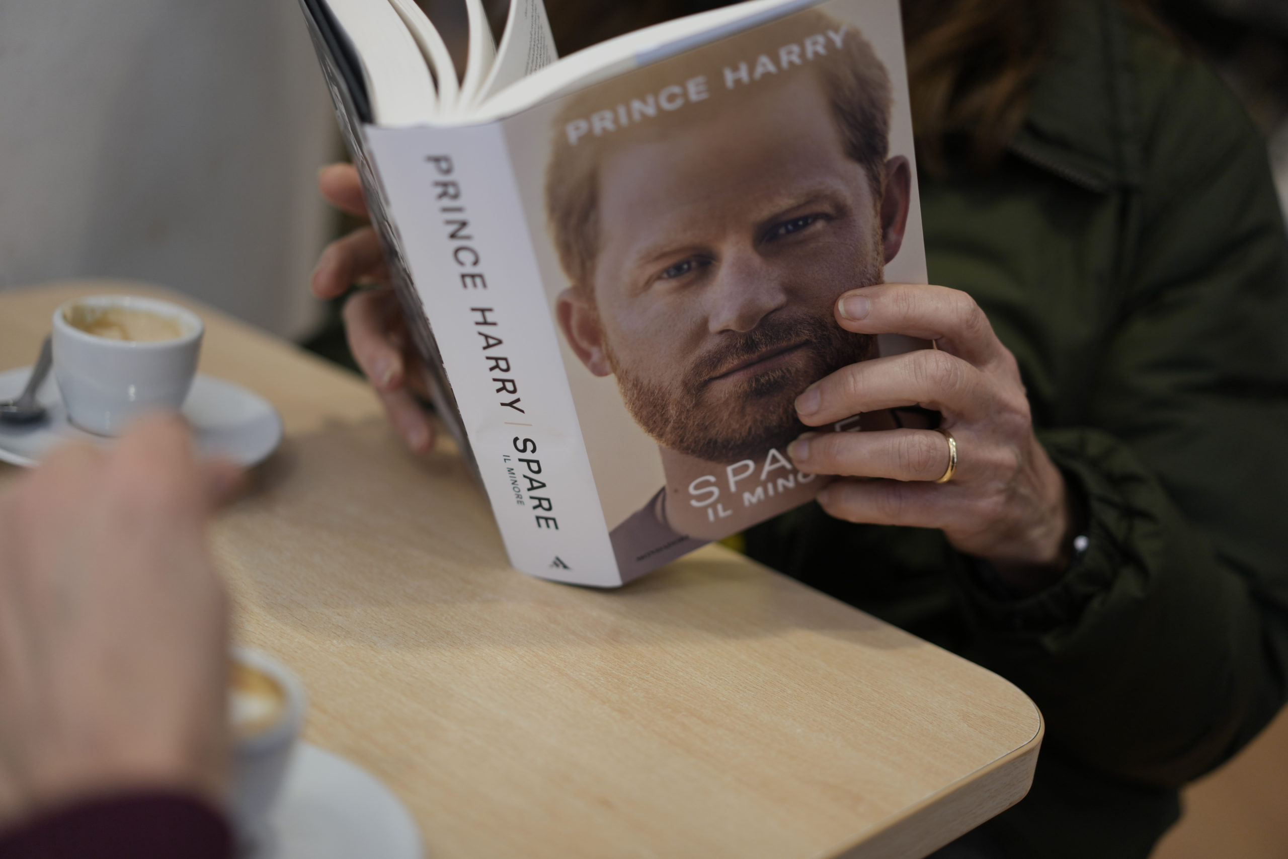«Ρεβέρβα»: 1,4 εκατ. αντίτυπα ξεπούλησε την πρώτη μέρα η αποκαλυπτική αυτοβιογραφία του Χάρι