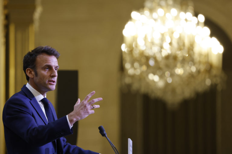 Ε. Μακρόν: Αμυντικές δαπάνες ύψους 400 δισεκατομμυρίων ευρώ για την περίοδο 2024-2030