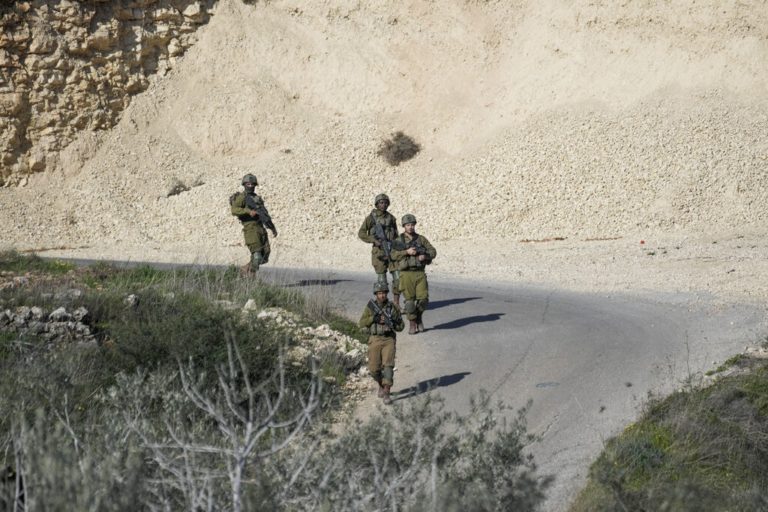 Νεκρός Παλαιστίνιος που φέρεται να αποπειράθηκε να μαχαιρώσει Ισραηλινό στη Δυτική Όχθη