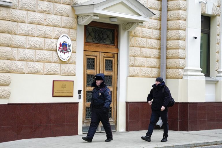 Ρωσία: Διορία 2 εβδομάδων να φύγει από τη χώρα έδωσε η Ρωσία στον Λετονό πρέσβη