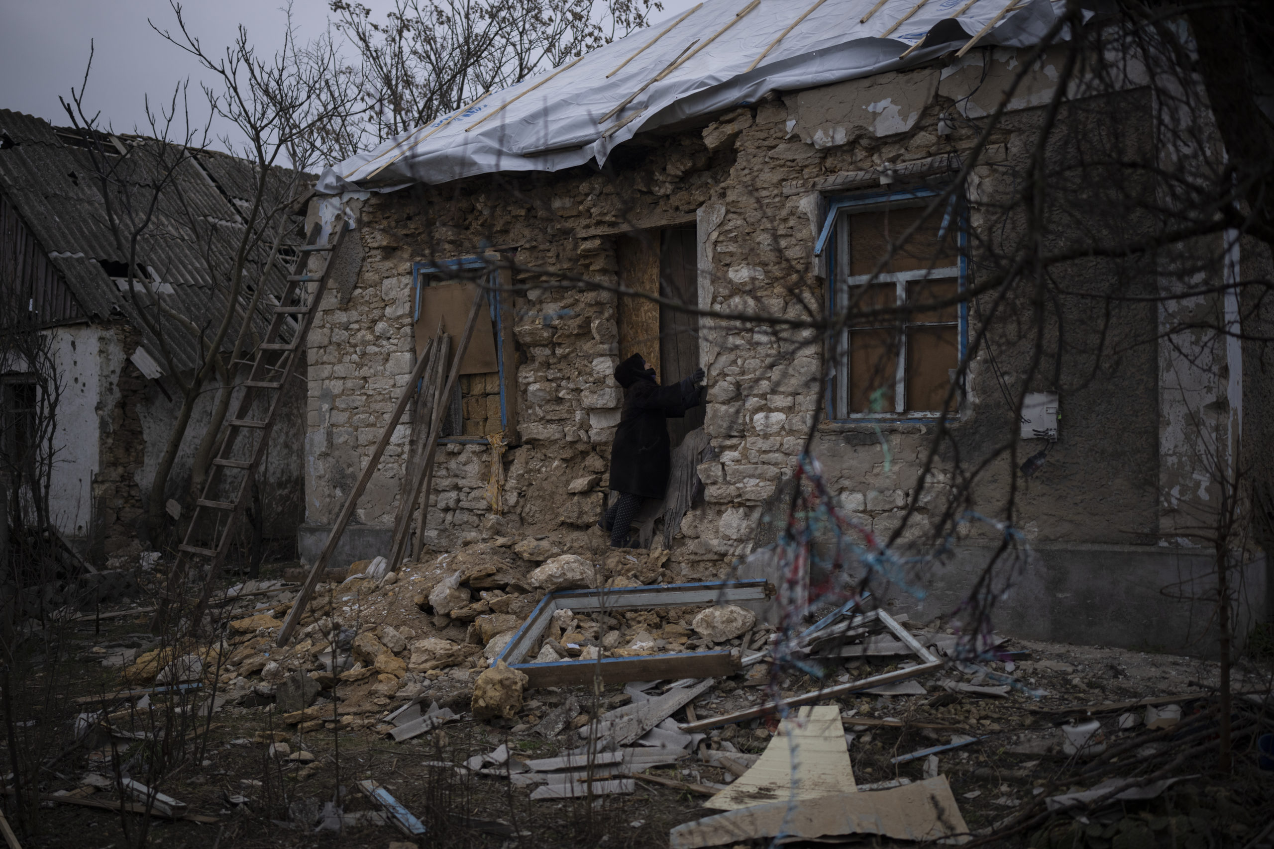Ουκρανία: Τρεις νεκροί από ρωσική επίθεση σε πόλη της ανατολικής Ουκρανίας